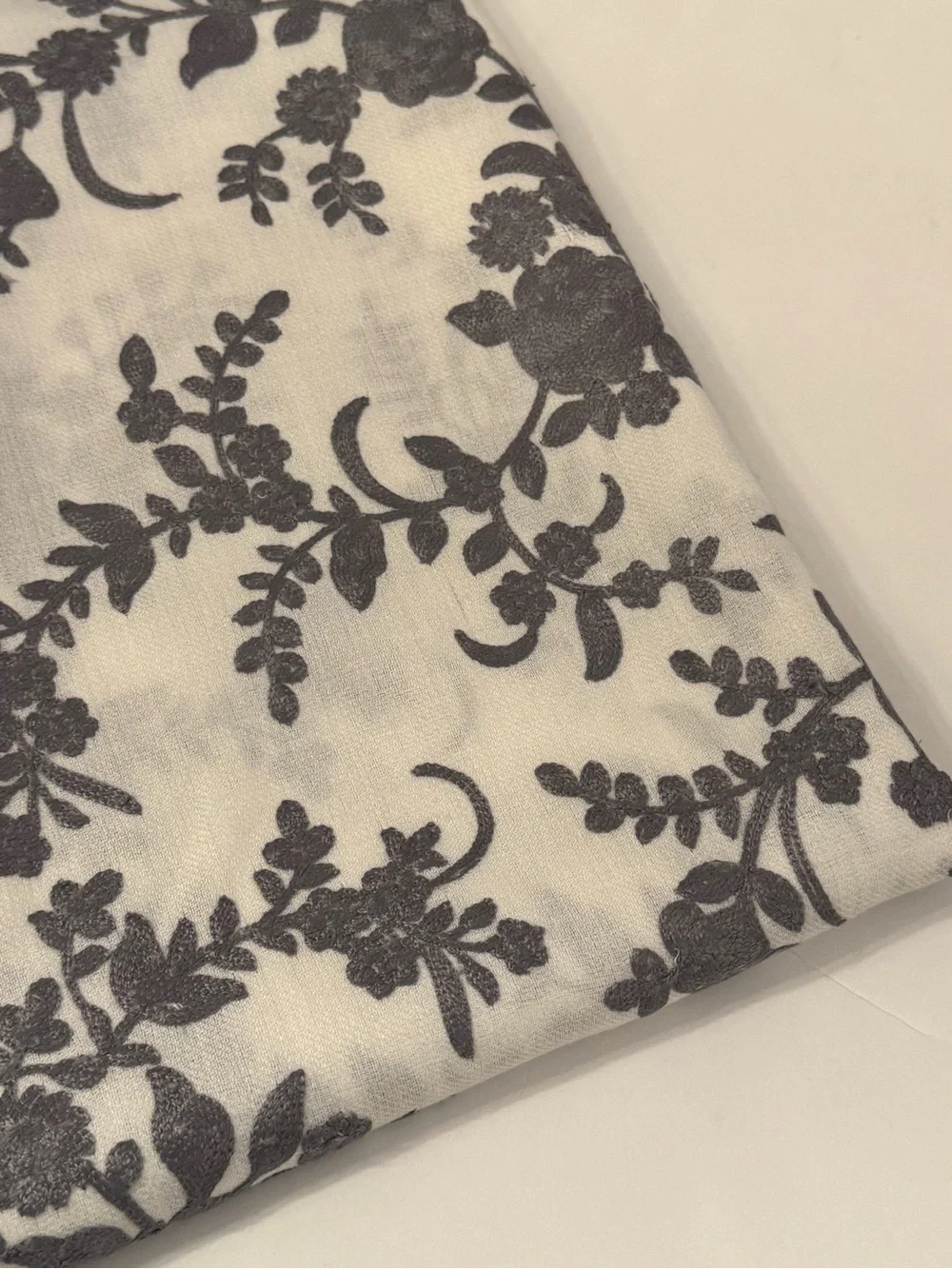 Pashmina Kashmiri Aari Embroidery Scarf, Embroidered Kashmiri Shawl